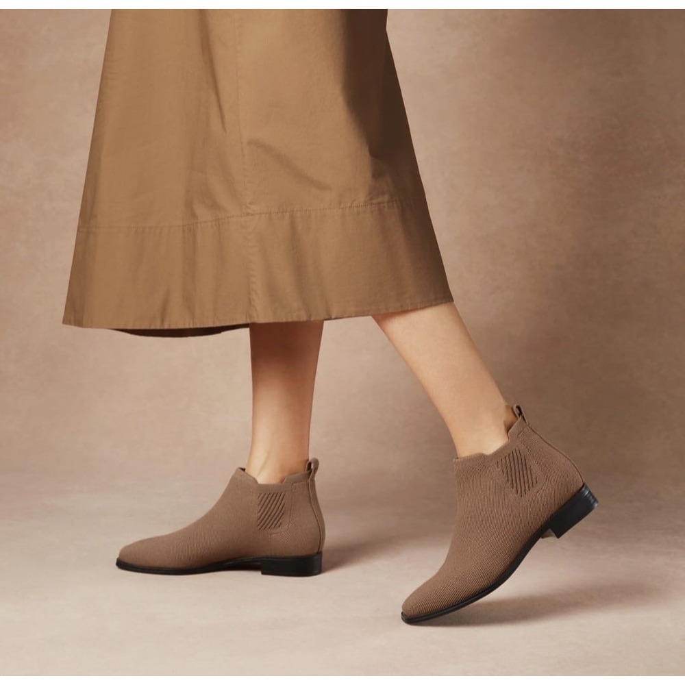 Vivaia Ryan Pro Tan Water-Repellent Knit Square Toe Ankle‎ Boots Size 7.5 38.5